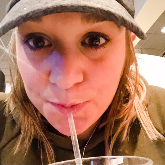 Meet your Posher, Katie - Picture 1 of 1